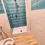 Airport Luxury בית הארחה