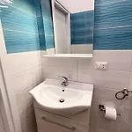 בית הארחה Airport Luxury נאפולי